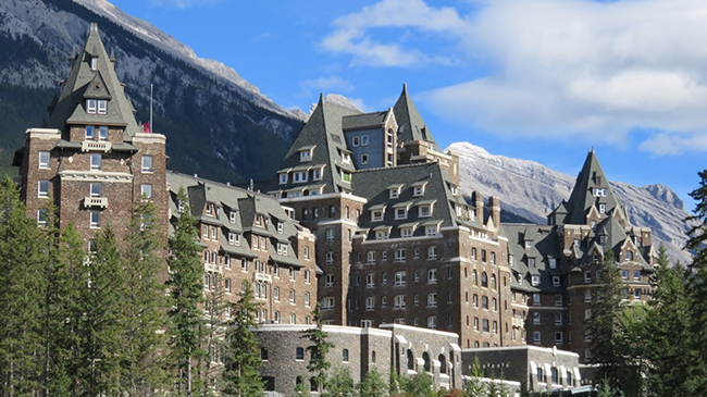 कनाडा का द बांफ स्प्रिंग होटल