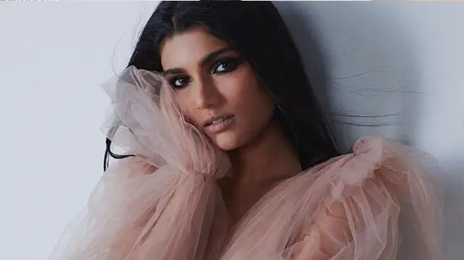 Alizeh Bollywood Debut: ऑस्कर विनिंग फिल्म की रीमेक से डेब्यू करेंगी अलीजेह, शुरू की शूटिंग r15 1 3