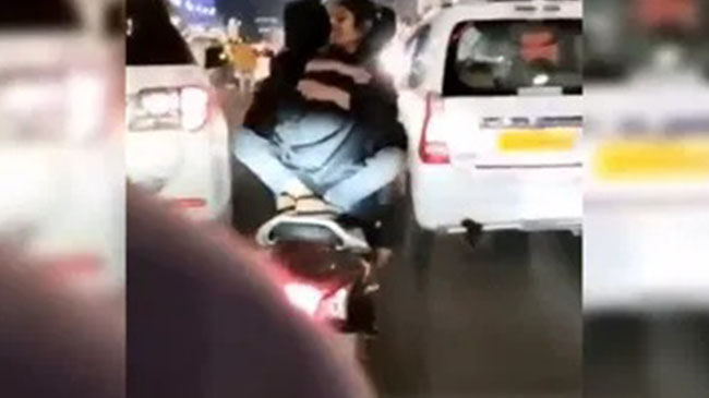 lucknow romance on road