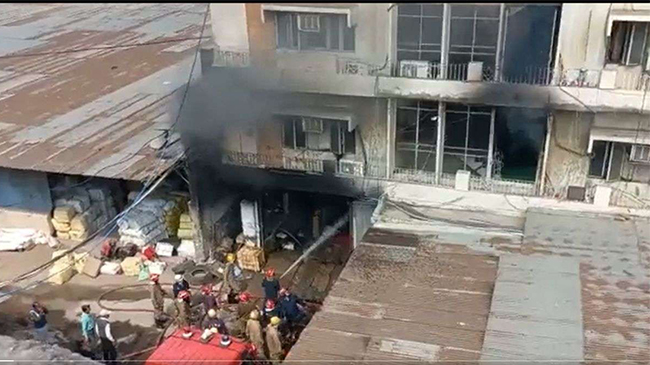 delhi fire accident : building collasped 