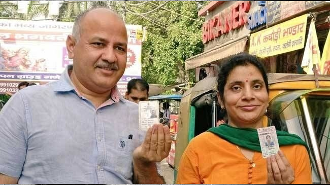 Manish sisodia Wife Admit in Apolo Hospital