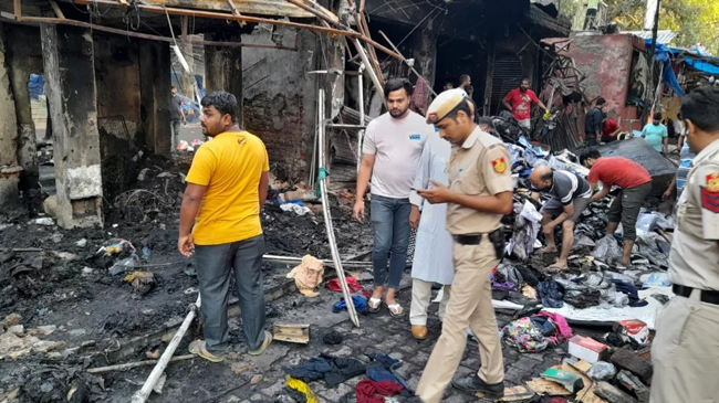 sarojini nagar market fire incident 