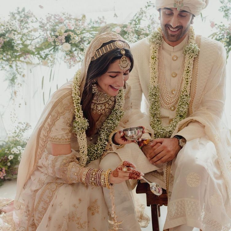 ranbir alia wedding ritual photo