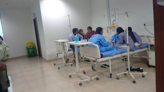 delhi news: 20 girl fainted in school