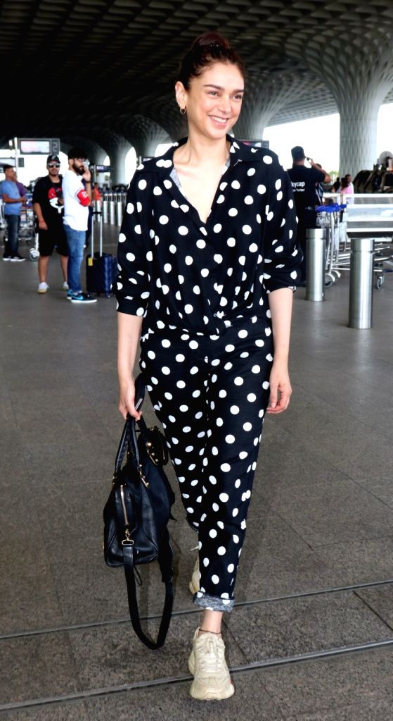 actress aditi rao hydari spotted at airport in 1597424