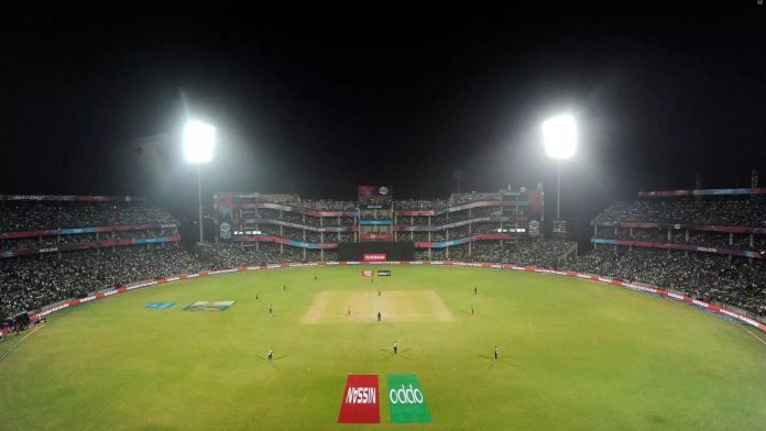 DC vs SRH Arun Jaitley Stadium Pitch Report