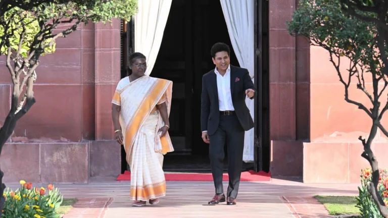 Sachin Tendulkar meets President Droupadi Murmu