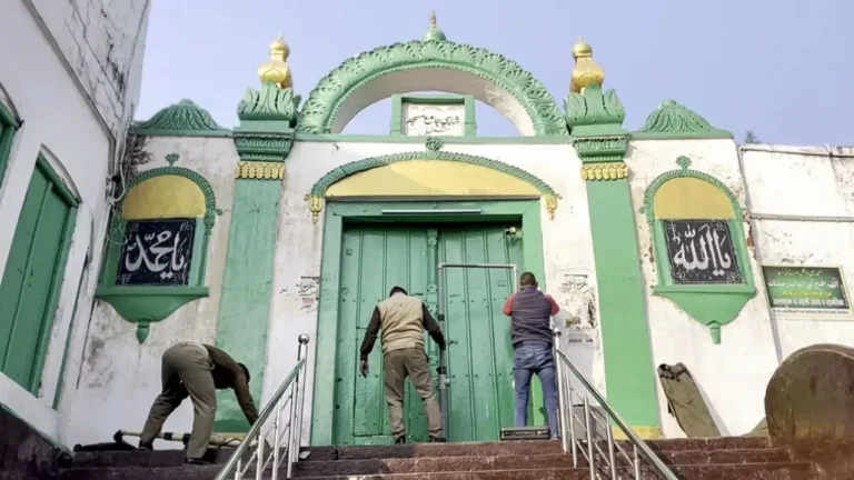 Allahabad High Court gave permission for painting of Jama Masjid in Sambhal