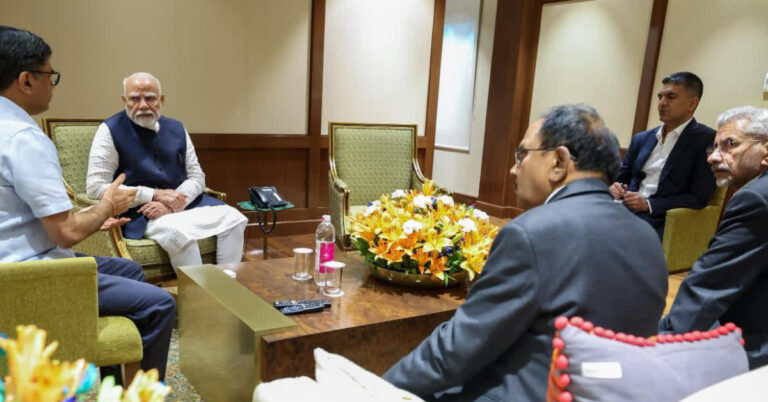 सऊदी अरब का दौरा बीच में छोड़ भारत लौटे PM मोदी,  CCS बैठक में लेंगे हिस्सा